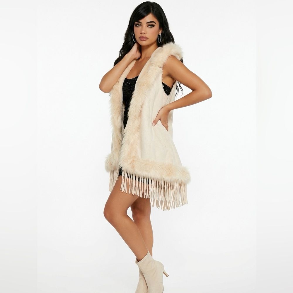 NORTHERN ANGEL Boho Beige Hooded Knit Faux Fur Trim Fringe Cape Vest SMALL LARGE